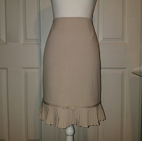 Flirty skirt - Picture 1 of 4